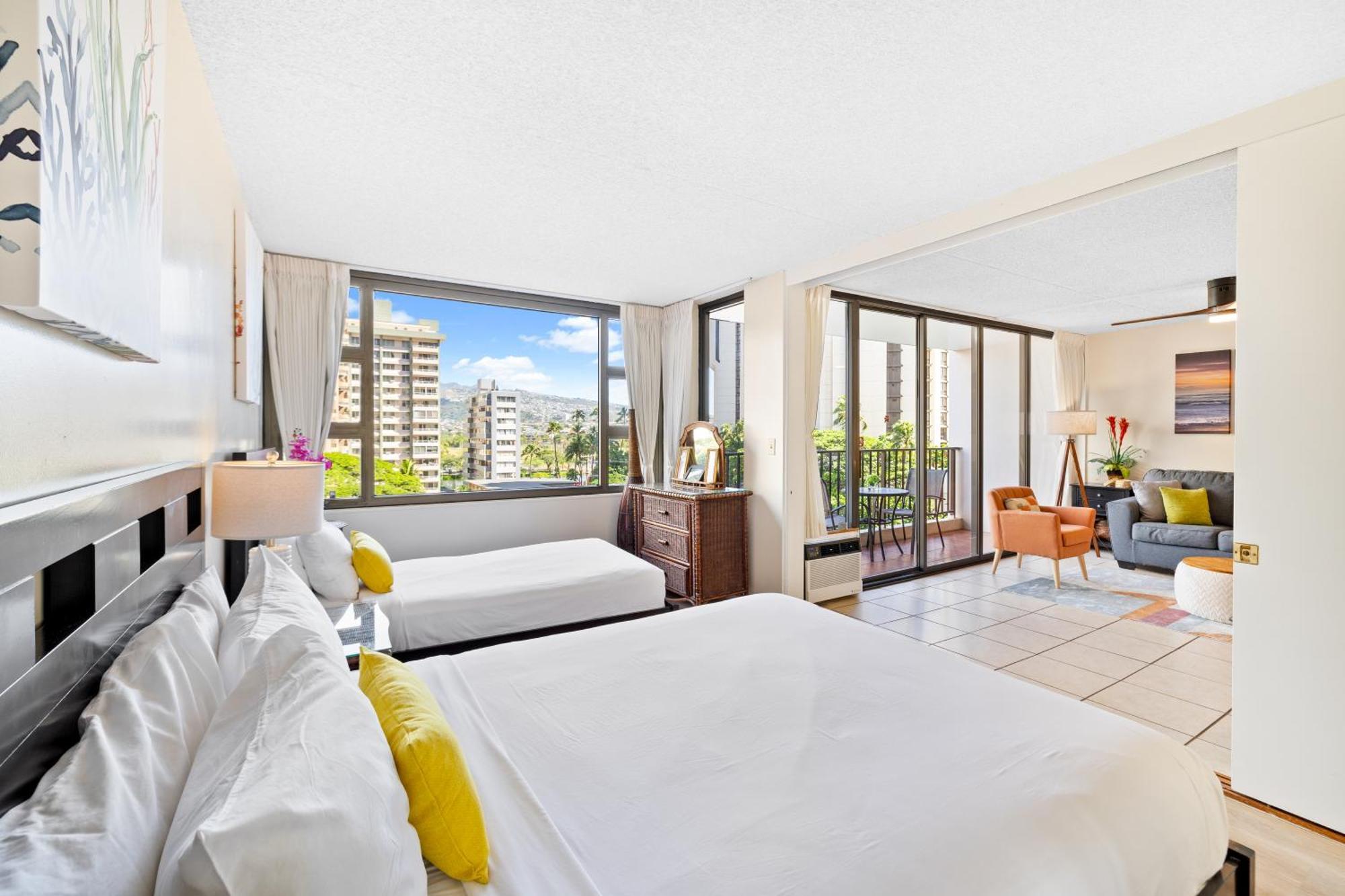 Cozy Waikiki Getaway, Stroll To Beach With Free Parking Гонолулу Экстерьер фото