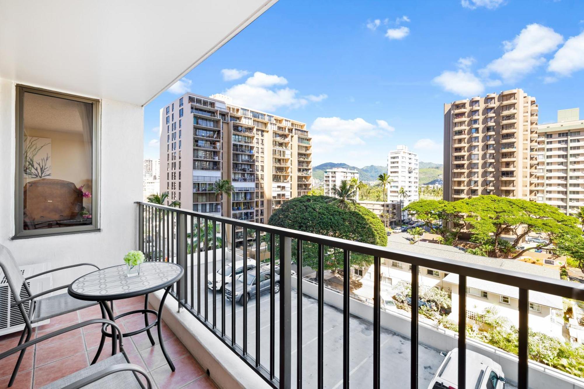 Cozy Waikiki Getaway, Stroll To Beach With Free Parking Гонолулу Экстерьер фото