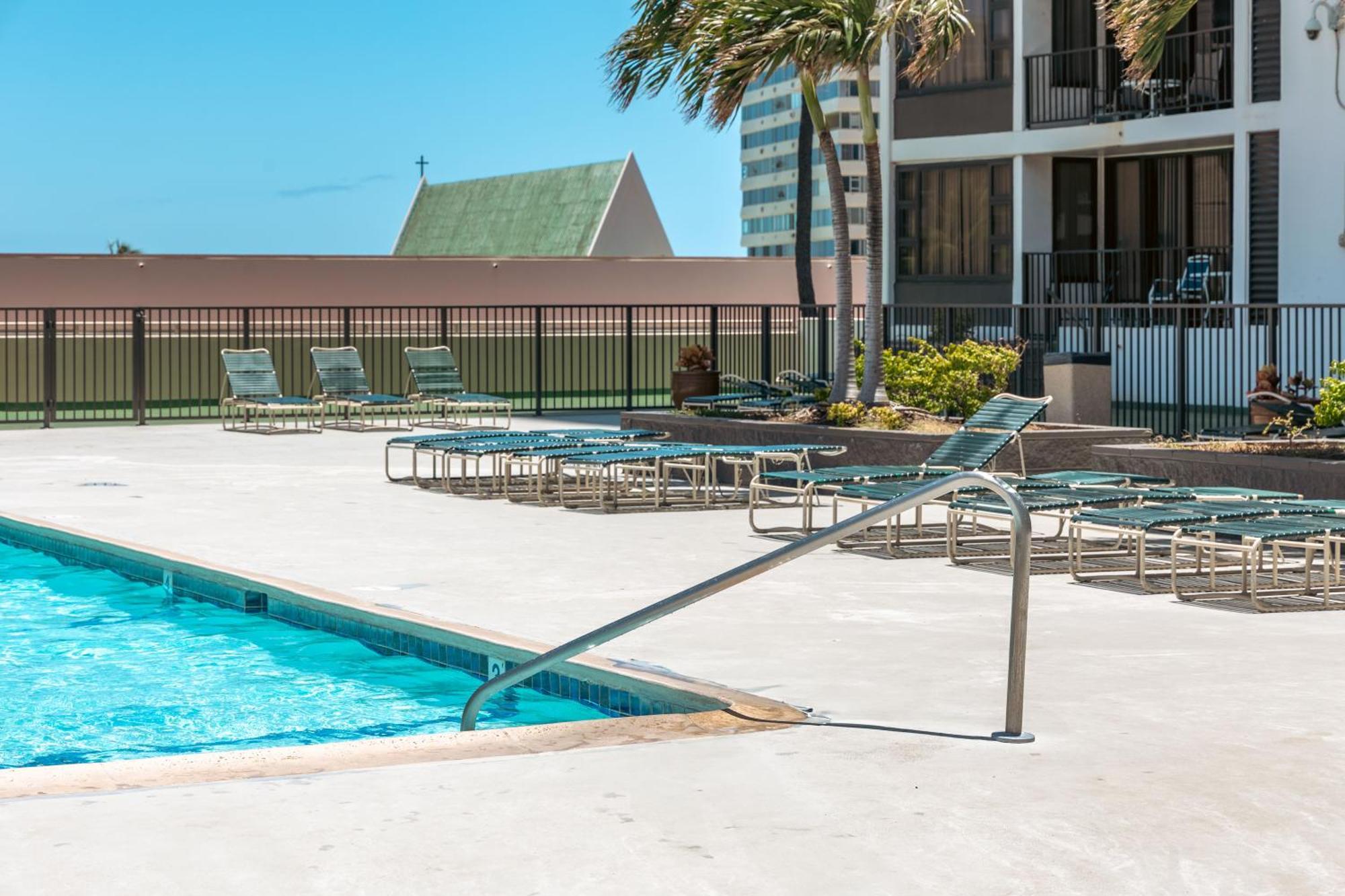 Cozy Waikiki Getaway, Stroll To Beach With Free Parking Гонолулу Экстерьер фото